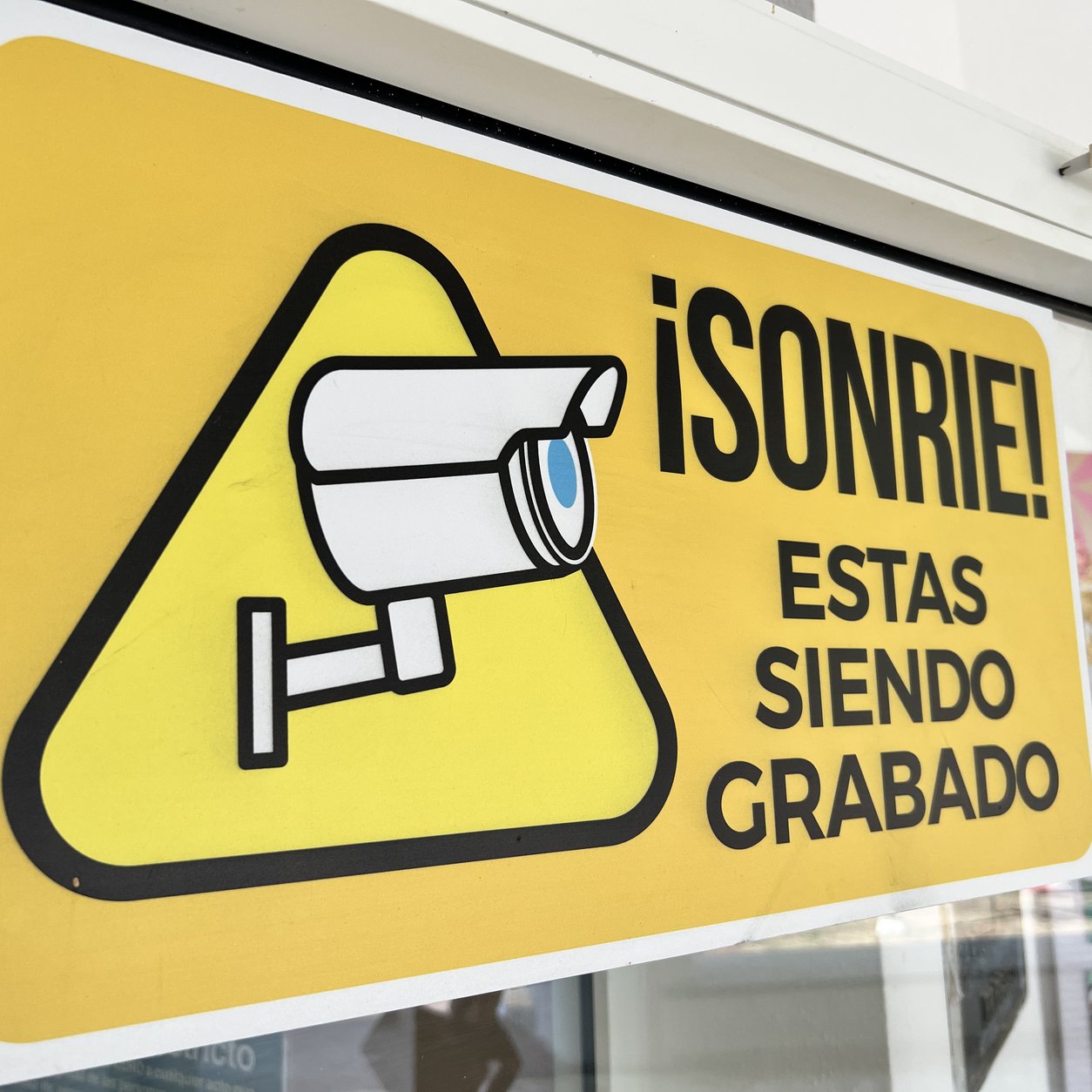 Letrero montado en rígido